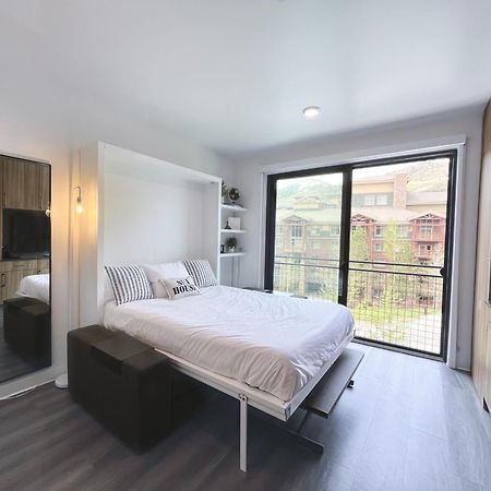Slope Side Studio In The Heart Of Canyons Village With Heated Pool & Hot Tub! Park City Esterno foto